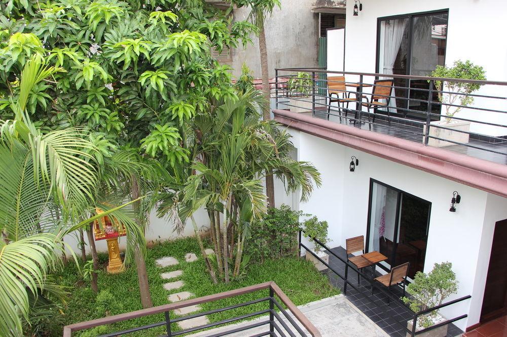 Palm Tree Boutique Hotel Phnom Penh Esterno foto