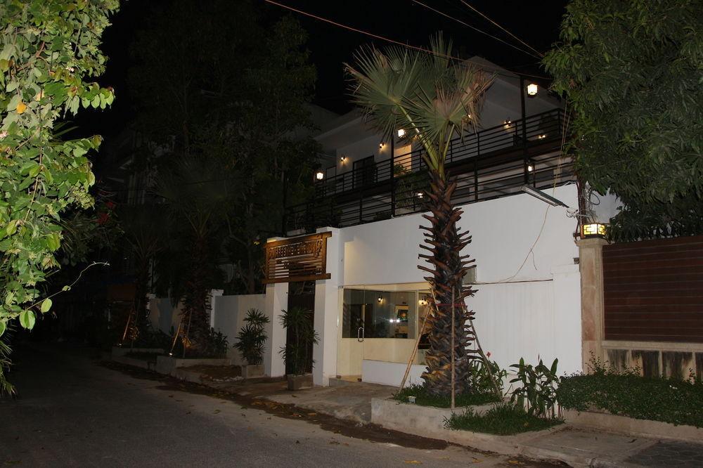 Palm Tree Boutique Hotel Phnom Penh Esterno foto