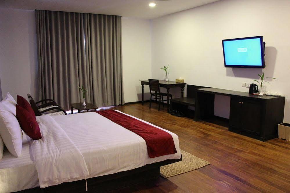 Palm Tree Boutique Hotel Phnom Penh Esterno foto