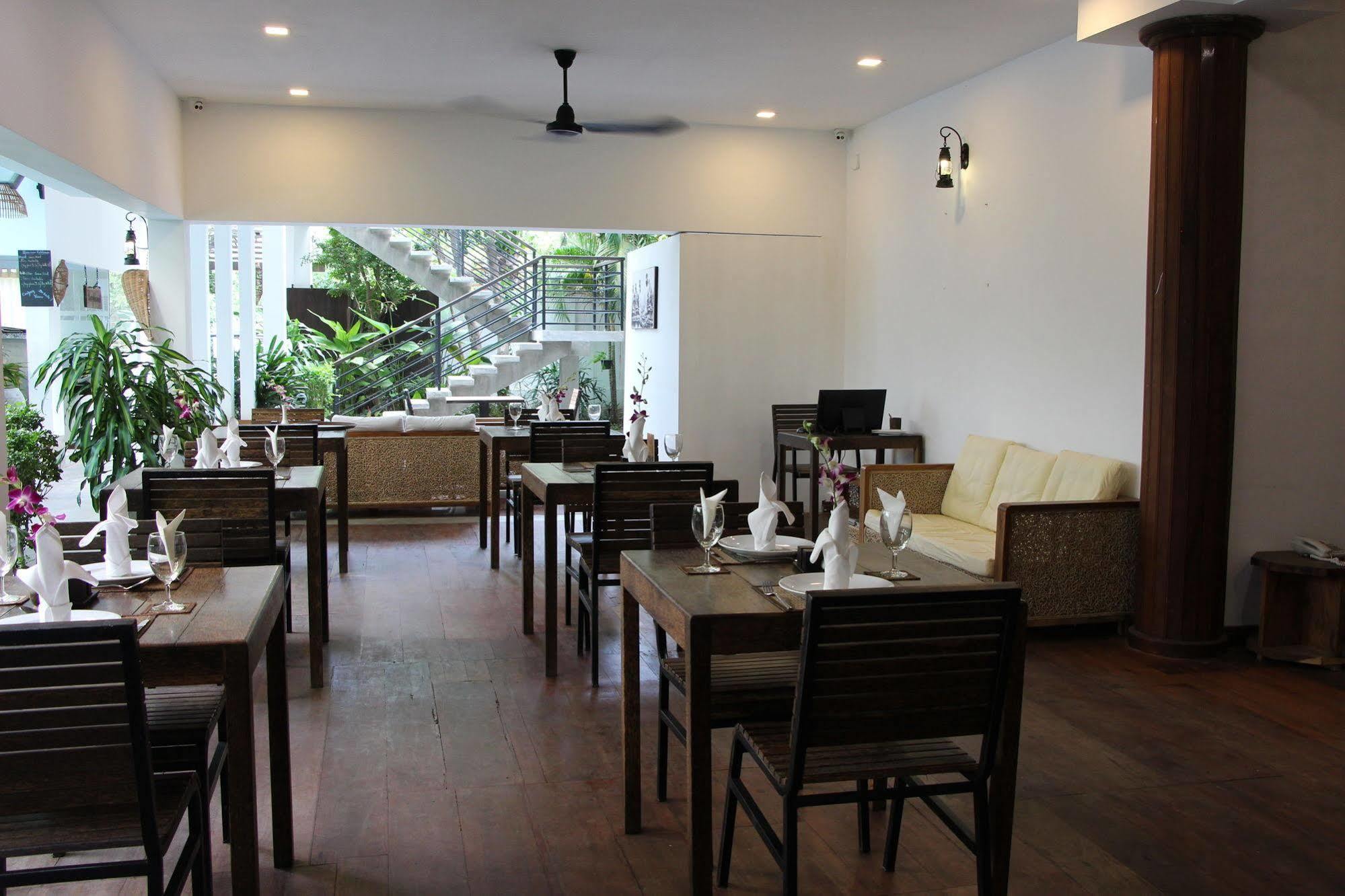 Palm Tree Boutique Hotel Phnom Penh Esterno foto