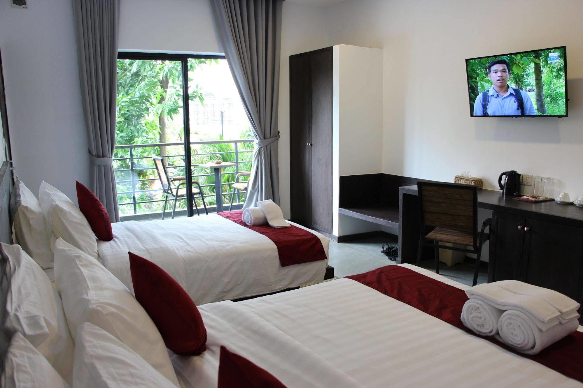 Palm Tree Boutique Hotel Phnom Penh Esterno foto