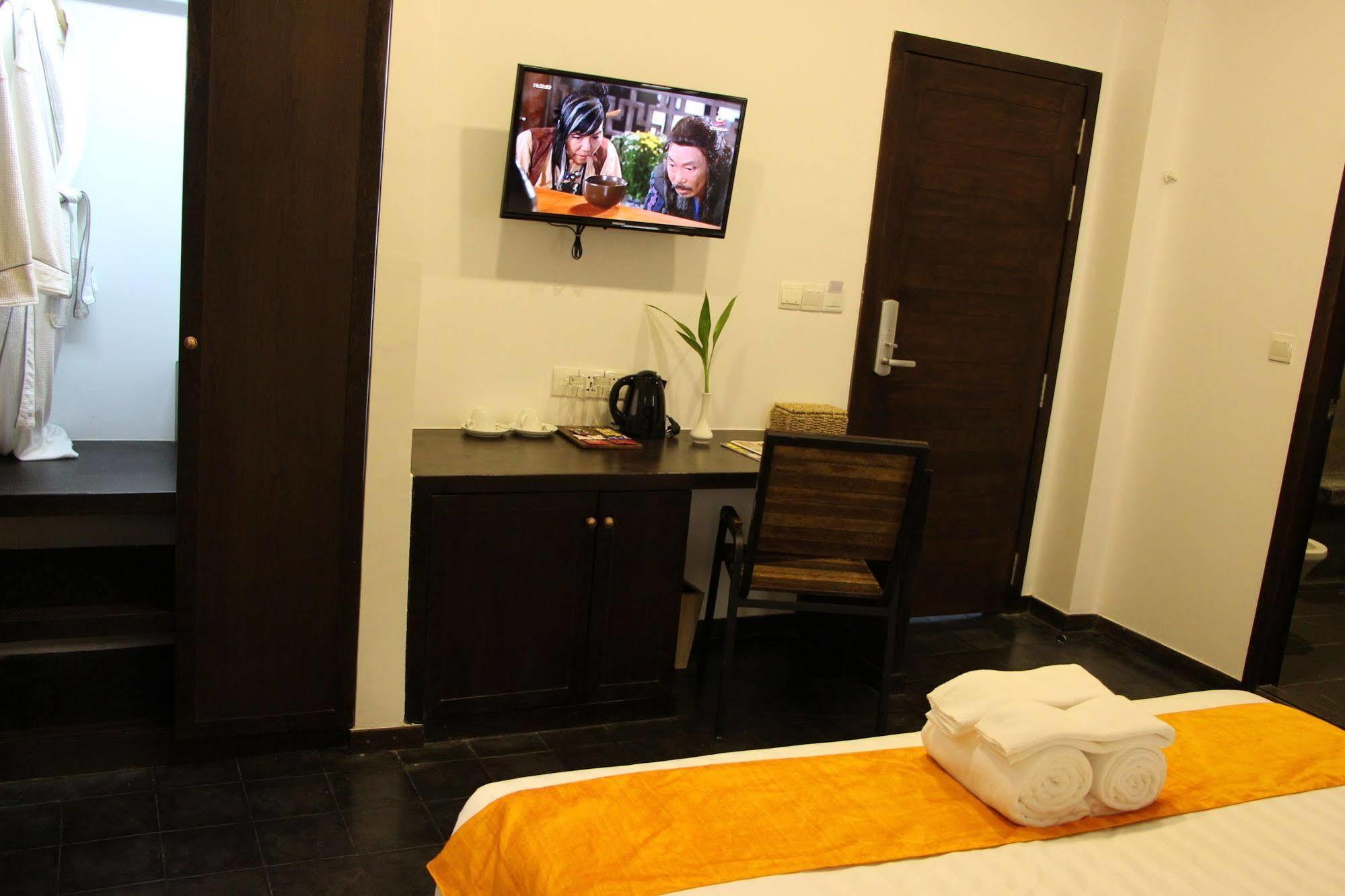 Palm Tree Boutique Hotel Phnom Penh Esterno foto