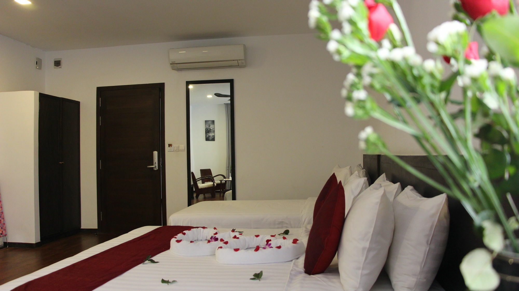 Palm Tree Boutique Hotel Phnom Penh Esterno foto